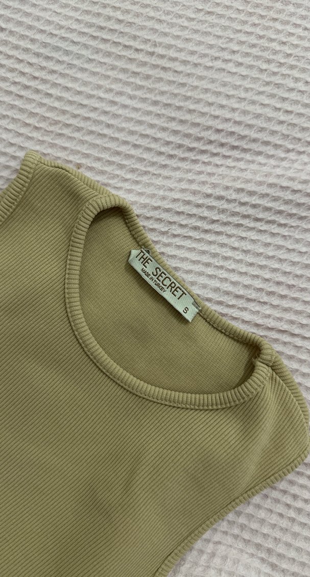 Kolsuz Basic top crop sıfır kol Bej - Görsel 3