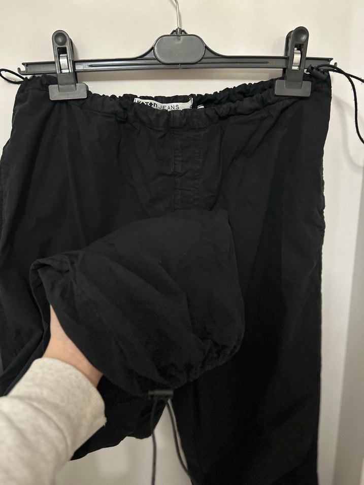 Kadın siyah parasut kumaş pantolon - Görsel 3