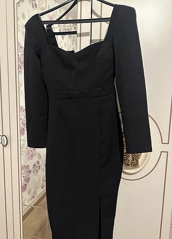 Trendyol & Milla Siyah kalem kesim yırtmaçlı şık elbise 