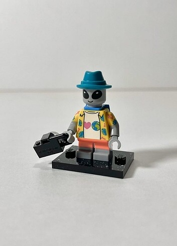 Lego 71045 seri 25 mini figür Alien Tourist 