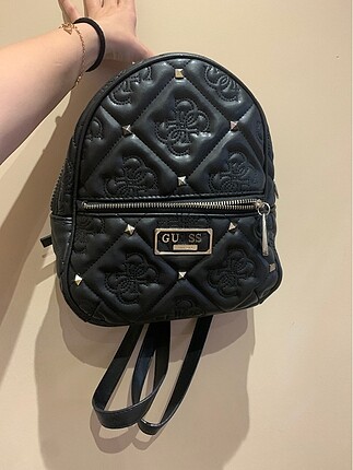 Guess sırt çantası