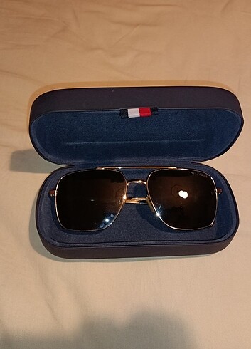 ORJİNAL TOMMY HİLFİGER ERKEK GÜNEŞ GÖZLÜĞÜ 