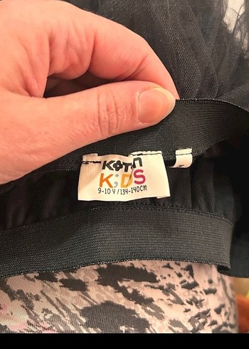 koton Kız Çocuk Siyah Volanlı Gotik Etek - Görsel 2