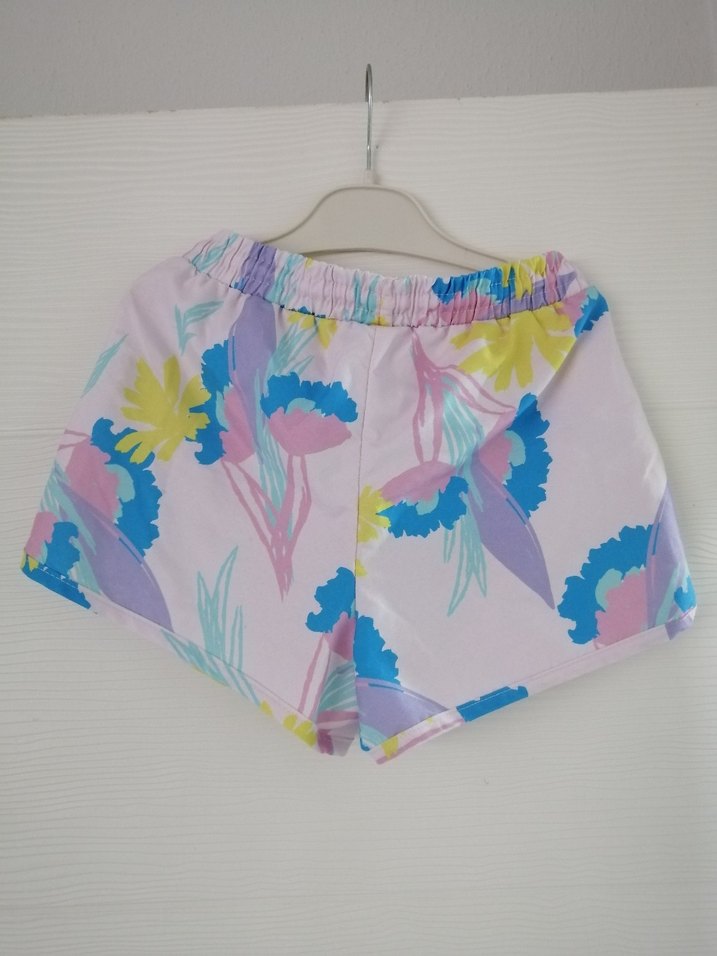 Pembe Renkli Renkli Desenli Kız Şortu - Görsel 3