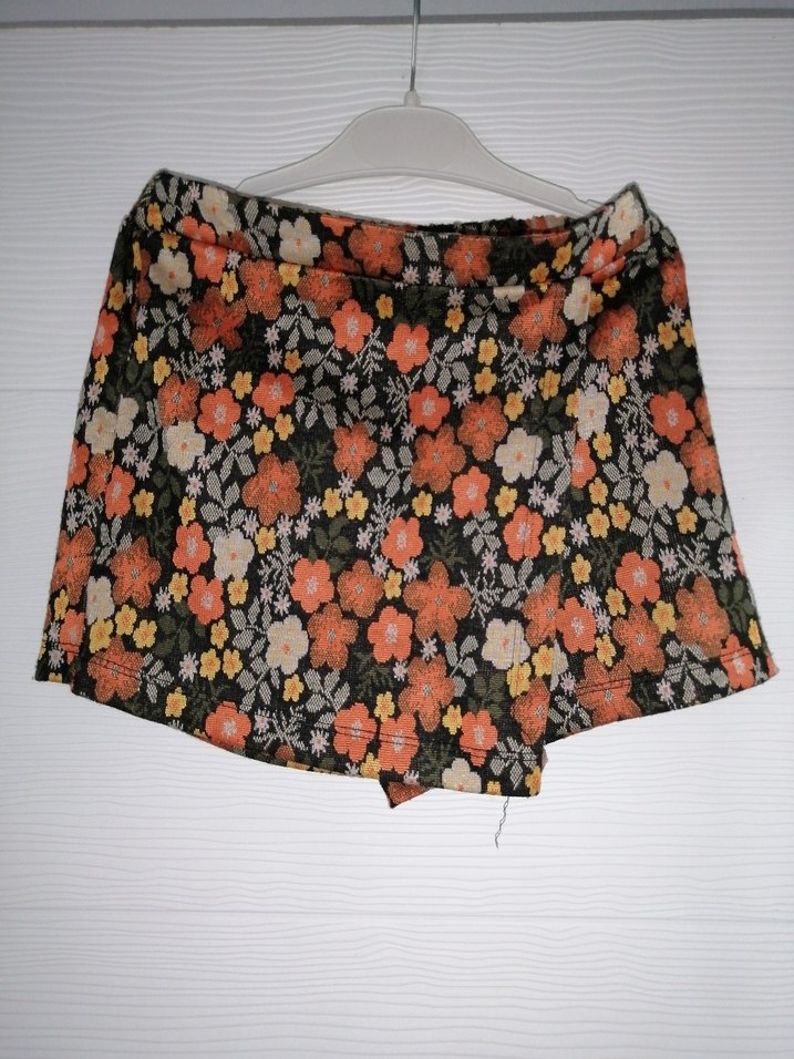 Koton Çiçek Desenli Bohem çocuk Mini Şort etek 7/8 yaş - Görsel 4