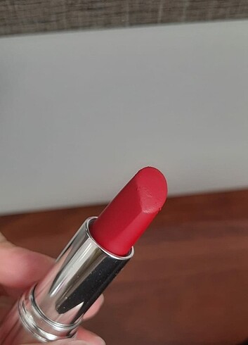  Beden kırmızı Renk orijinal make up factory ruj
