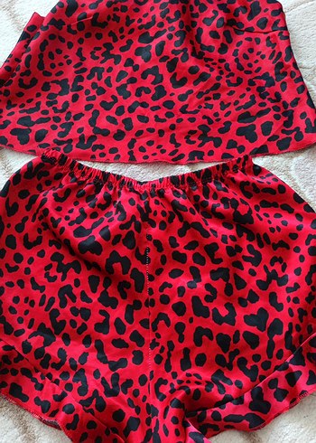 Kırmızı Leopar Desenli Mini Kadın Pijama Takımı