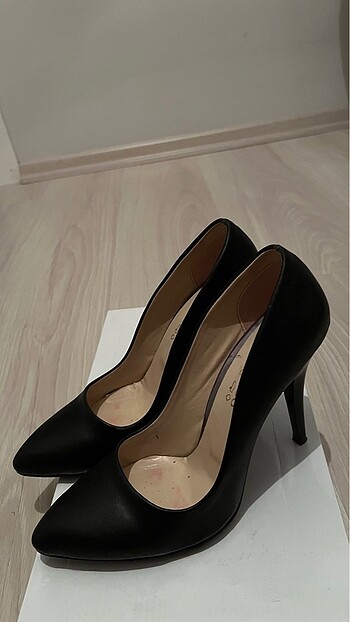 Diğer Siyah Stiletto