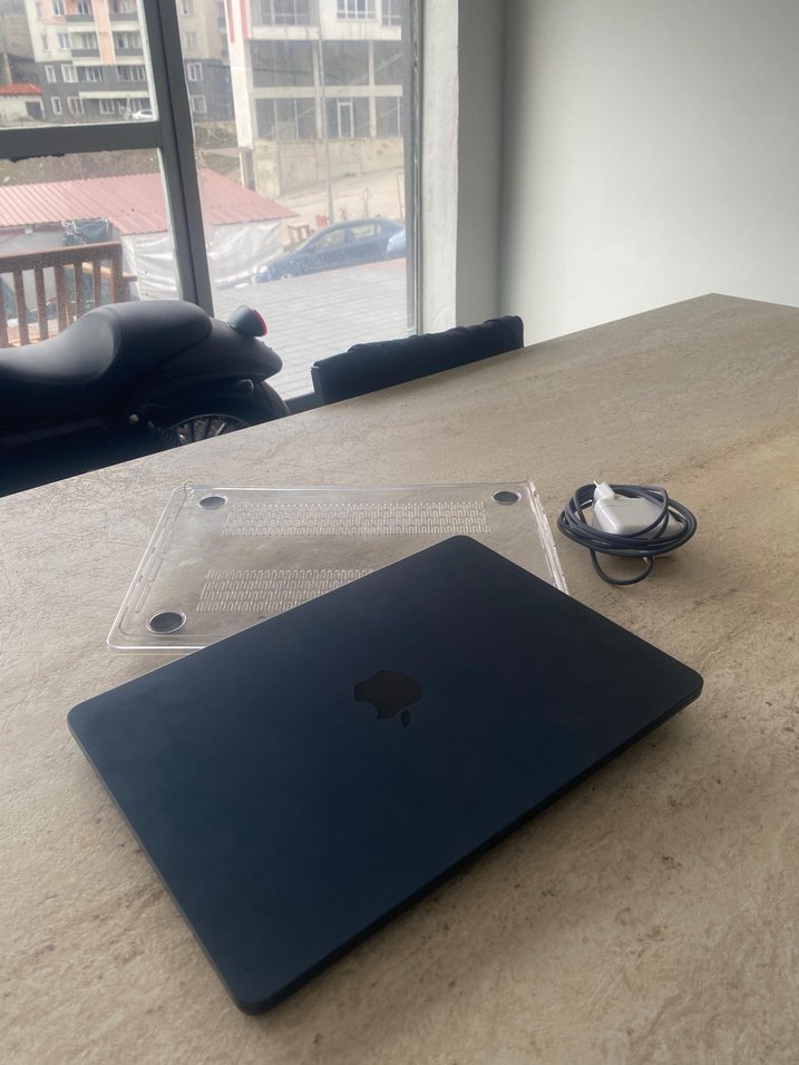 Apple MacBook Dizüstü Bilgisayar M2 - Görsel 3