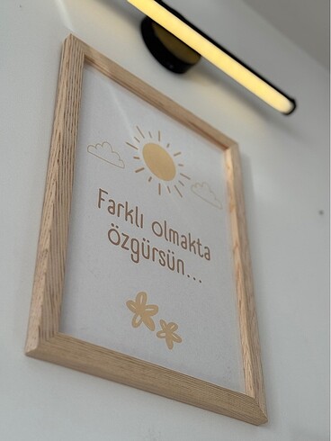 ?Farklı Olmakta Özgürsün? Tasarımlı Tablo