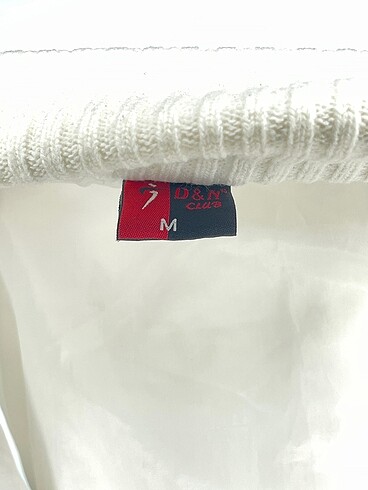 m Beden beyaz Renk PreLoved Yelek %70 İndirimli.