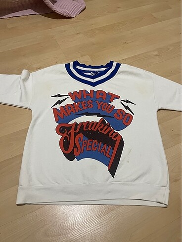 Sweatshirt