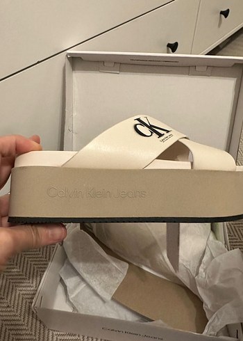 Beyaz Kalın Tabanlı Kadın Terlik - Görsel 4