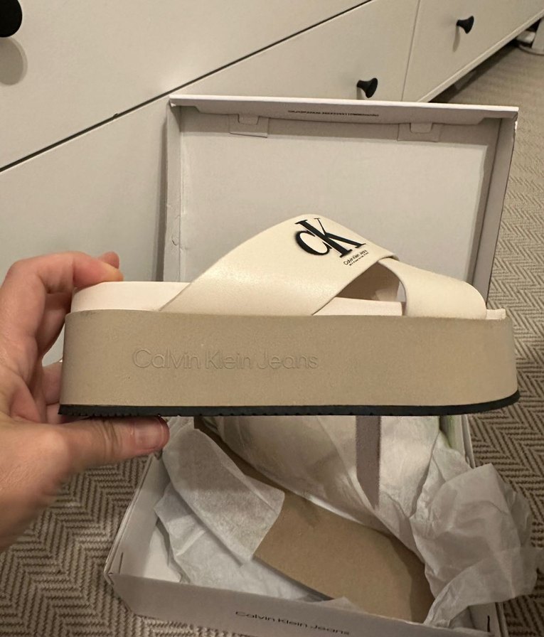 Beyaz Kalın Tabanlı Kadın Terlik - Görsel 4