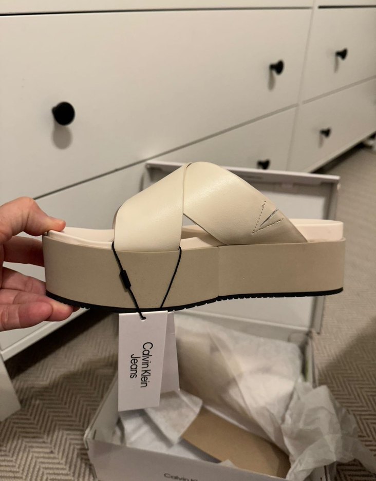 Beyaz Kalın Tabanlı Kadın Terlik - Görsel 3