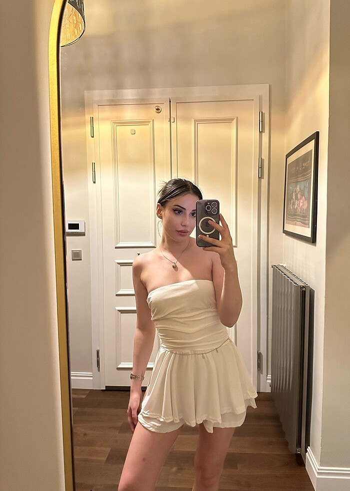 straplez beyaz şort etekli elbise - Görsel 3