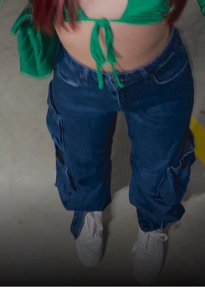 trendyolmilla x zeynep tosun kargo bağlama detaylı jean - Görsel 2