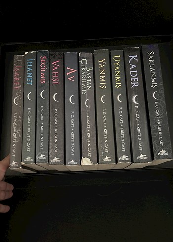 P.C. Cast ve Kristin Cast Kitap Seti