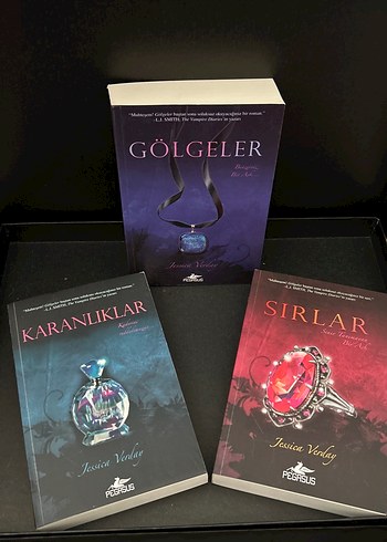 Sırlar, Karanlıklar, Gölgeler Roman Seti