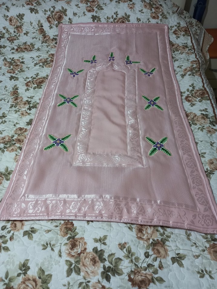 Pembe İşlemeli Geleneksel Seccade - Görsel 2