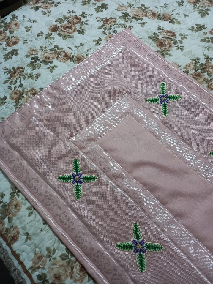 Pembe İşlemeli Geleneksel Seccade - Görsel 5