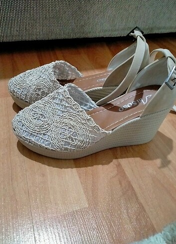 Sheinside Dolgu topuk ayakkabı