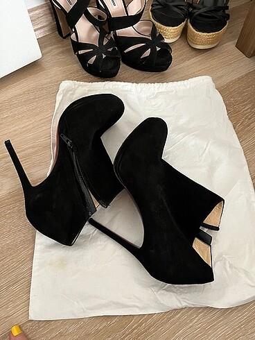 39 Beden siyah Renk Christian louboutin topuklu ayakkabı