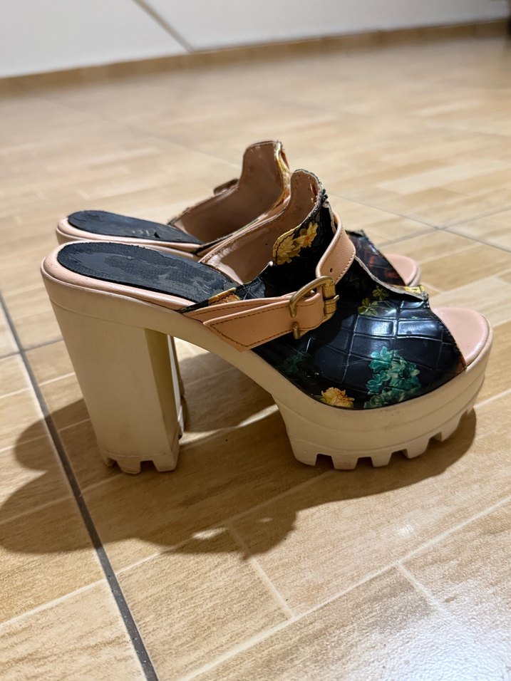 Çiçek Desenli Bohem Kadın Dolgu Topuklu Terlik - Görsel 2