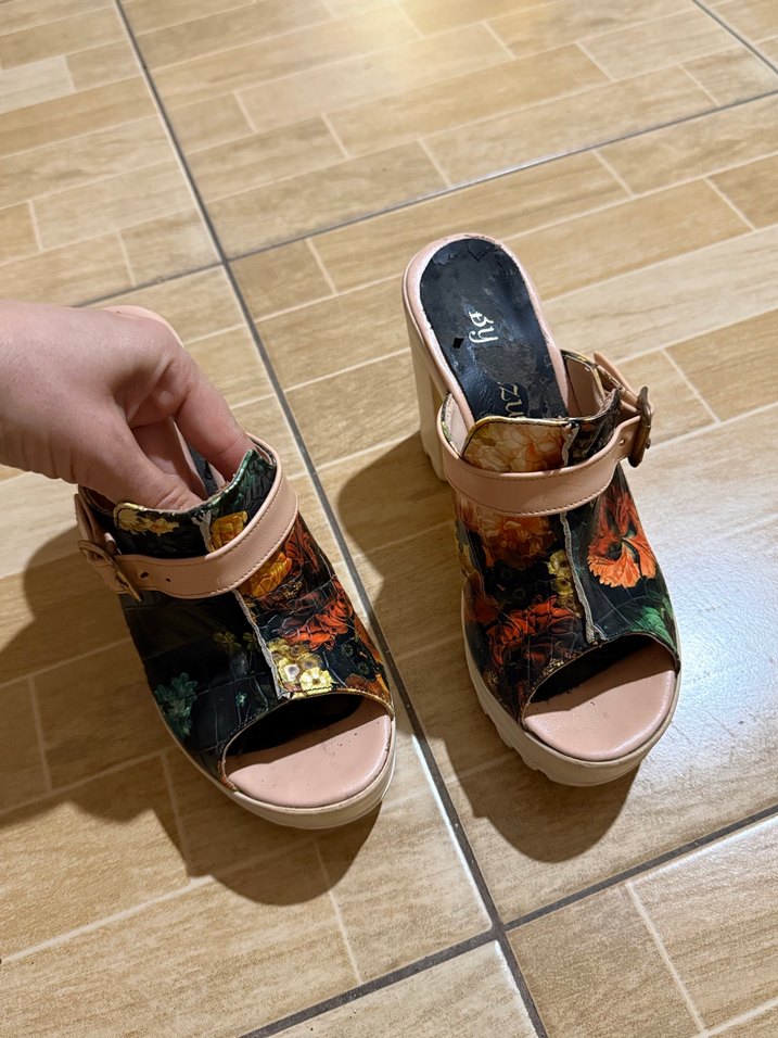 Çiçek Desenli Bohem Kadın Dolgu Topuklu Terlik - Görsel 3