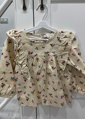 Kız Çocuk Bej Çiçekli Fırfırlı Bluz - Görsel 2