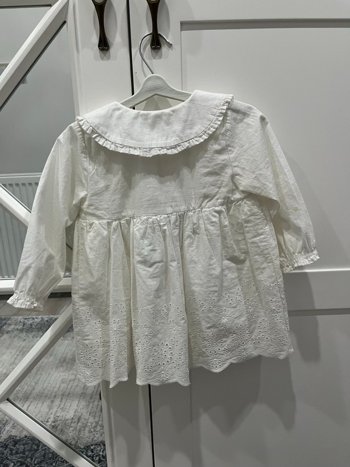 Beyaz Nakışlı Kız Çocuk Keten Gömlek - Görsel 3