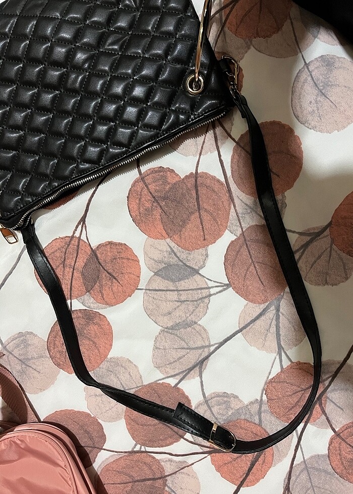 Siyah kapitoneli clutch çanta - Görsel 3