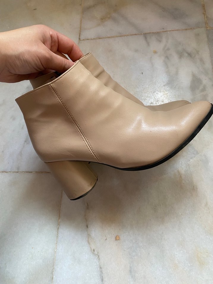 Bej Deri Stiletto Topuklu Kadın Bot - Görsel 3