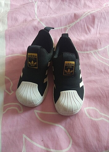 28 Beden Adidas sneaker