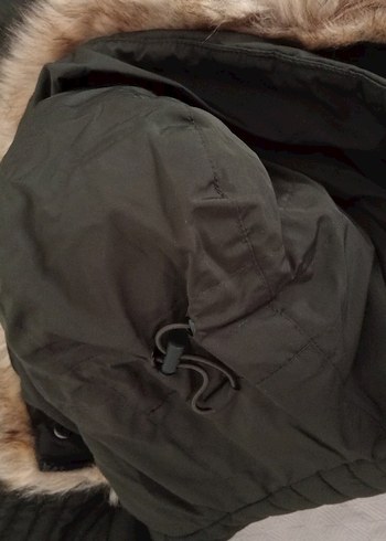 Fabrika kürk detaylı diz üstü mont - Görsel 5