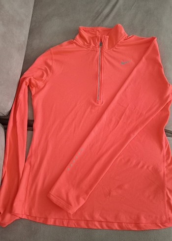 Nike dri-fit kadın sporcu üst