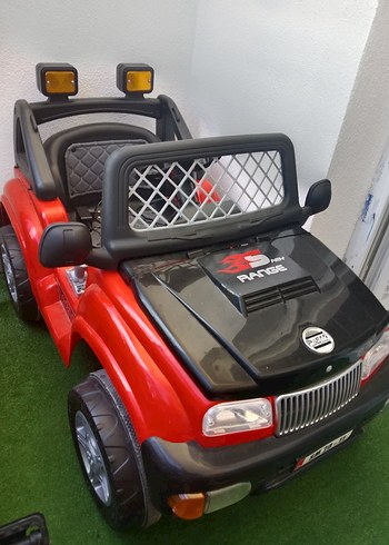 Hot Wheels akülü araba