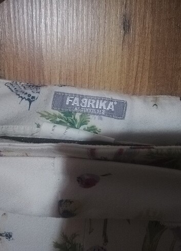 Fabrika Fabrika Kemer Detaylı Kelebek Çiçek Desenli Etek 