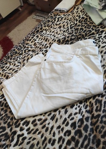 Erkek Beyaz Pamuklu Kemerli Kısa Pantolon - Görsel 5