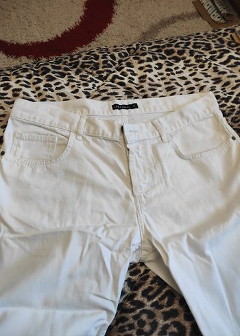 Erkek Beyaz Pamuklu Kemerli Kısa Pantolon - Görsel 2