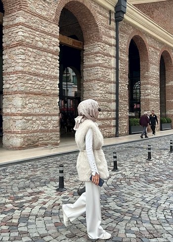 Bej Kürk Detaylı Midi Kadın Yelek - Görsel 3