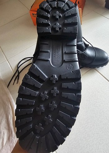 Tokalı Siyah Erkek Botu - Görsel 2