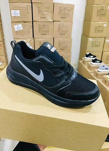 Siyah Spor Sneaker 