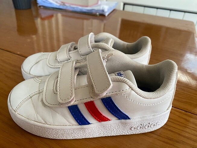 25 Beden beyaz Renk Adidas Ayakkabı