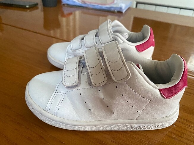 25 Beden beyaz Renk Adidas Ayakkabı