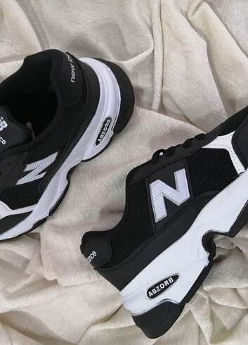 39 Beden siyah Renk NEW BALANCE ABZORB YENİ SEZON SIFIR KUTULU
