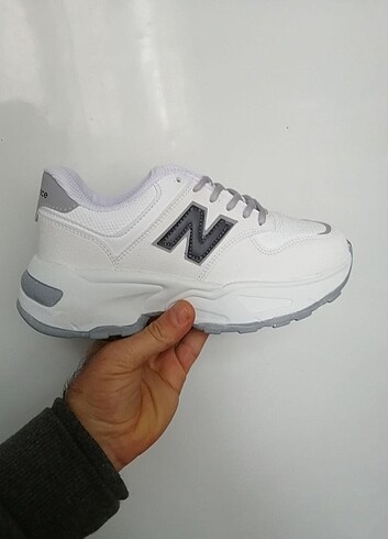 NEW BALANCE KADIN SPOR AYAKKABI YENİ SEZON 