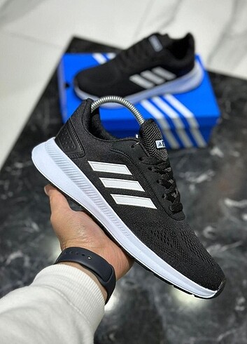 ADİDAS RUN YENİ SEZON SIFIR KUTULU ÜRÜN 