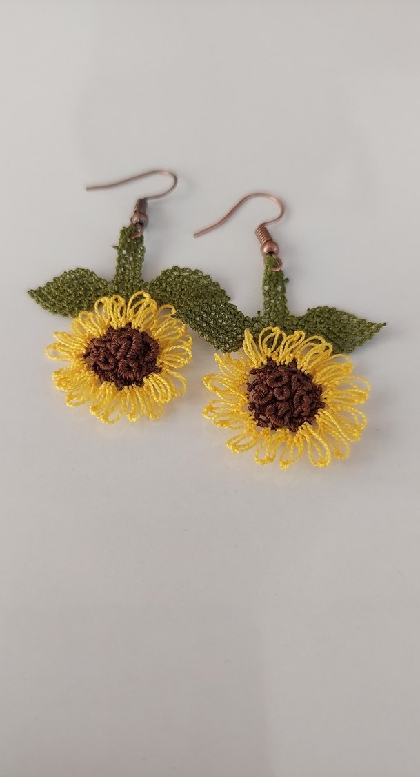 Sarı Çiçek İşlemeli Boncuklu Küpe - Görsel 2