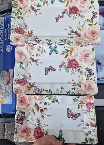 Çiçek ve Kelebek Desenli Vintage Servis Tabakları